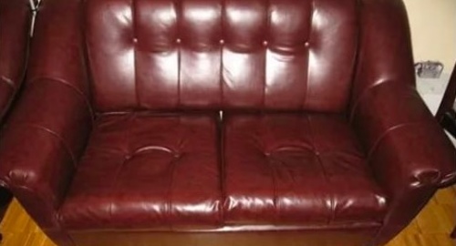 Обивка дивана кожей. Саянск
